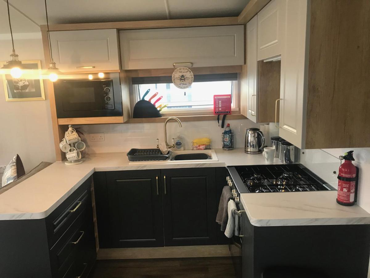 Hotel Flamingo Land Private Caravan - No 8 Cedarwood Kirby Misperton Esterno foto